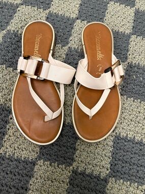 Women’s Cream Sandals with Tortoise Shell Buckle